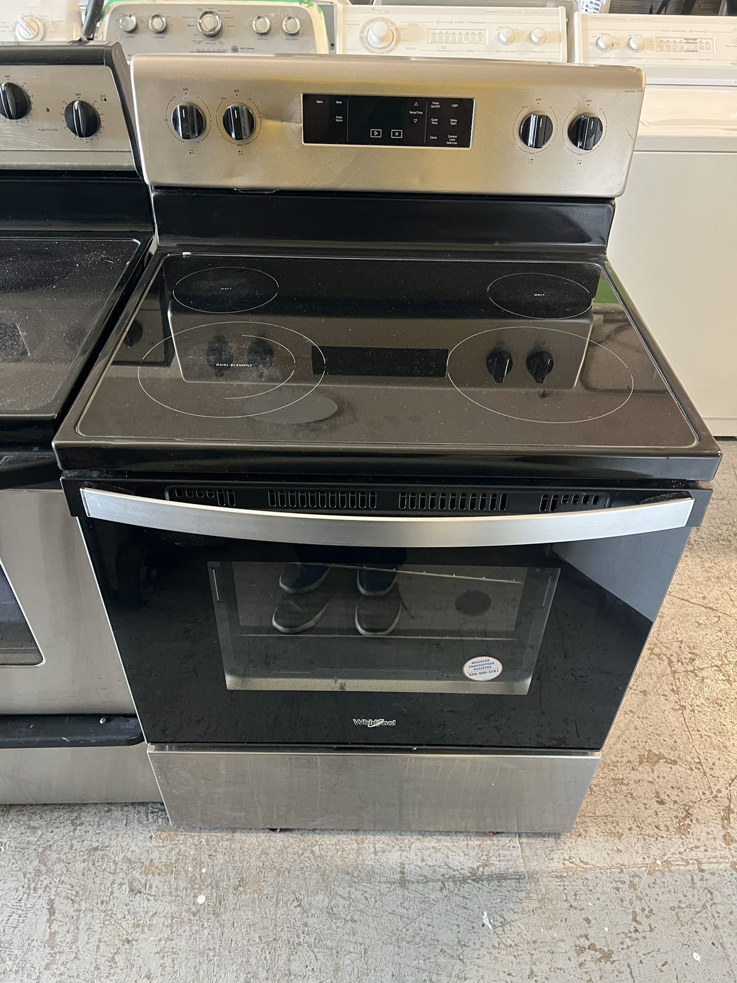 Whirlpool 30 Inch Electric Range. Estufa Eléctrica Whirlpool De 30 Pulgadas