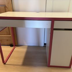 IKEA desk （41.25 * 19 5/8* 29.5)