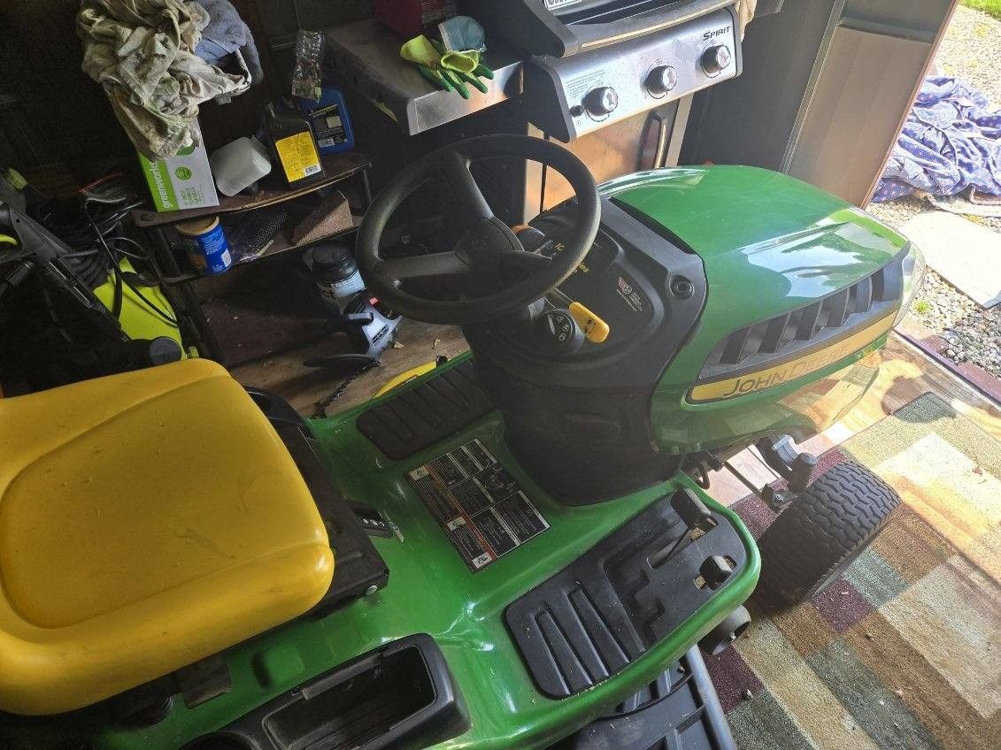 John Deere Riding Mower