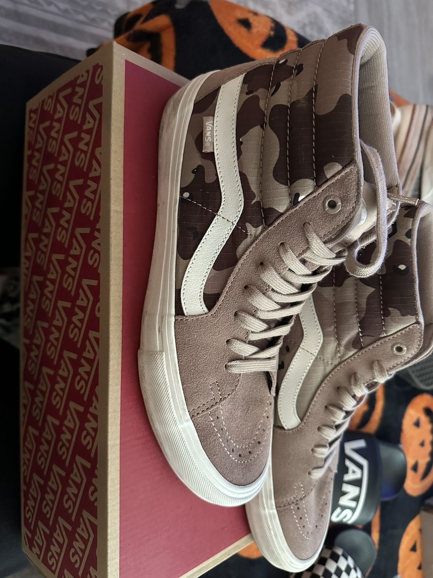 Vans Hi Top Camo And Tan