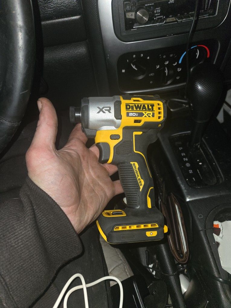DeWalt 20V MAX XR 1/4 inch 3-Speed Impact Driver,