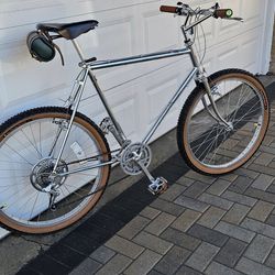 Vintage Ross Mt Hood. NEW..21"