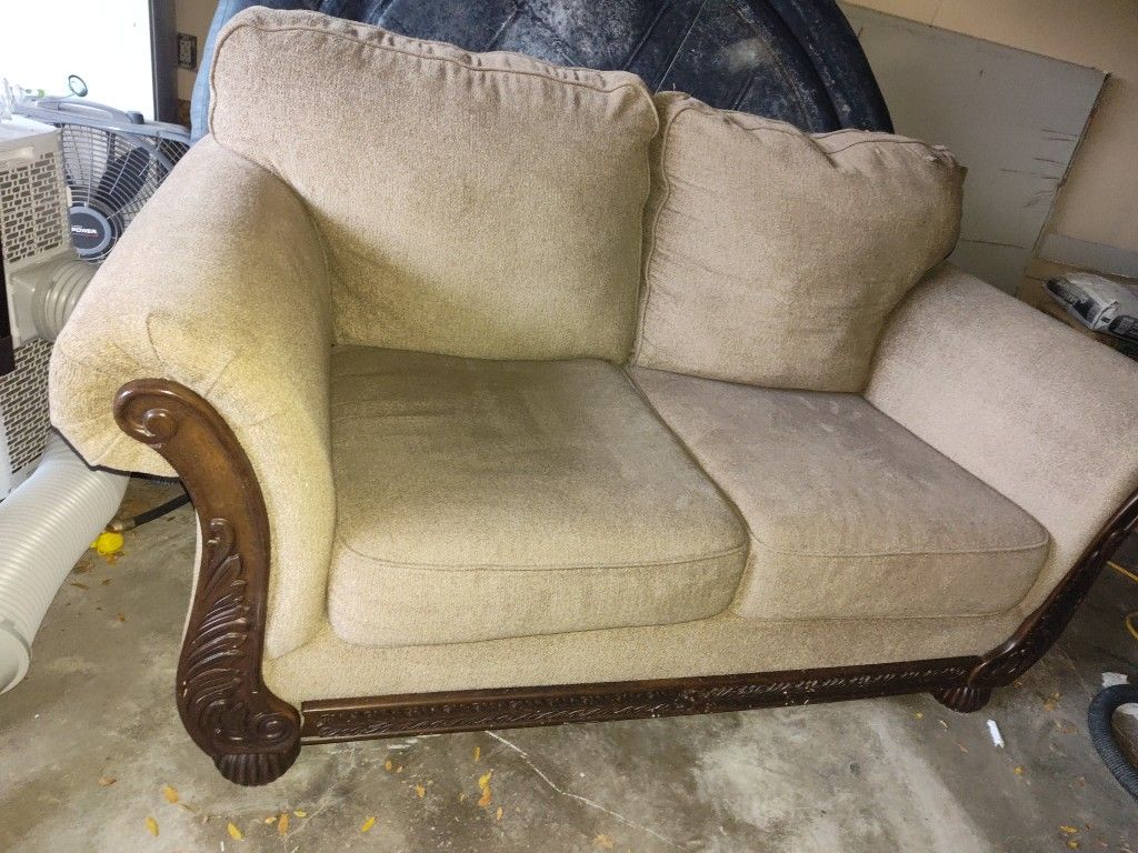 Couch Set Make Me An Offer Just Need Them Out