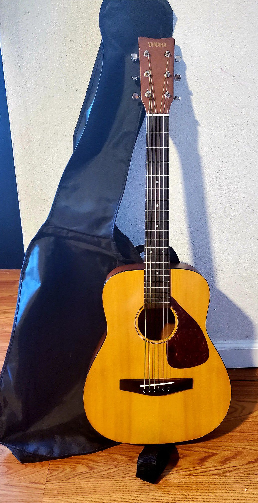 Yamaha JR1 Junior-Size 3/4-Size Acoustic Guitar w/ Gig Bag