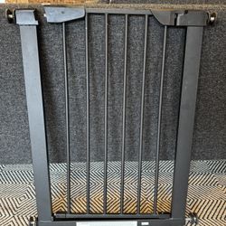 Narrow Baby Dog/Pet Gate - 22.83"-25.59"