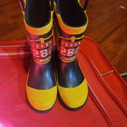 Boys Size 5 rainboots
