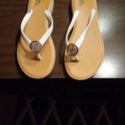 Woman Sandal Size 9