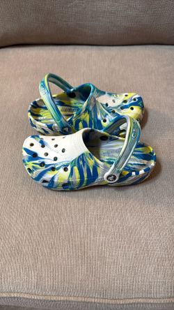 Kids Crocs Sz 5