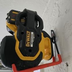 DeWALT Brushless Weedeater 60v 