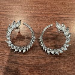 New- Nordstrom Round Stone Earrings