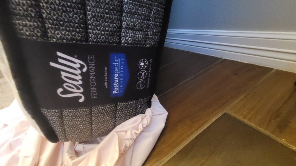 Queen Size Bed And Box