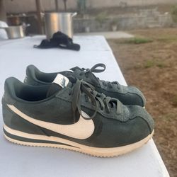 Size 9 CORTEZ Men – Vintage Green/Sail-midnight Navy