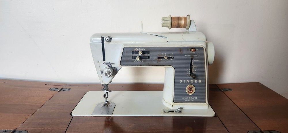 Singer Touch & Sew 600e Sewing Machine