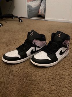 Nike Air Jordan 1 Mid Sneakers