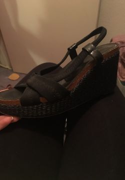 Wedges black size 6 Donald pliner