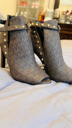 Michael Kors Open Toed Heel Shoes