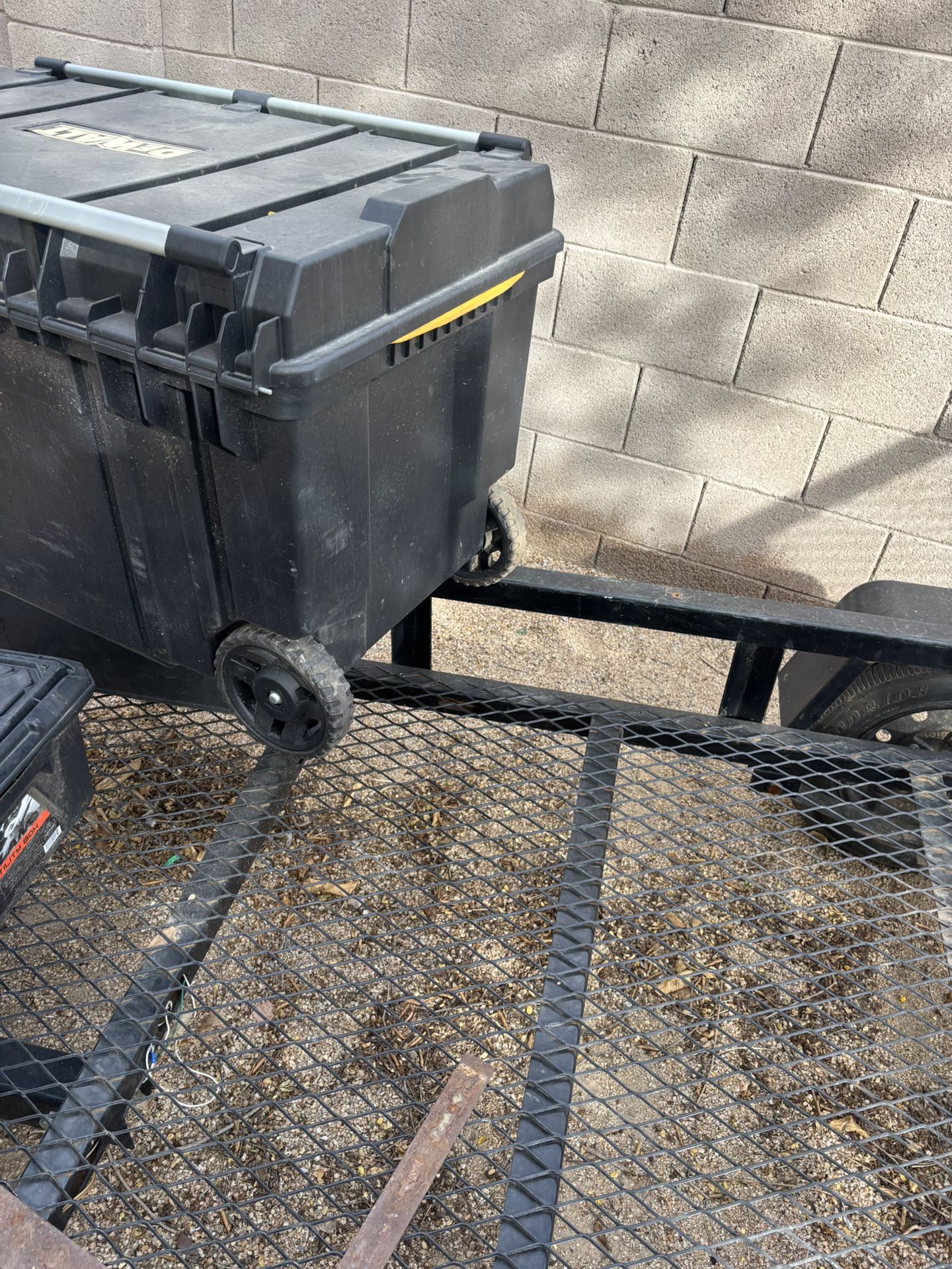 Dewalt Tool Box, With Wheels, Retactable Handle