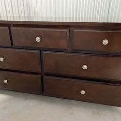 King Sized Bedroom Set