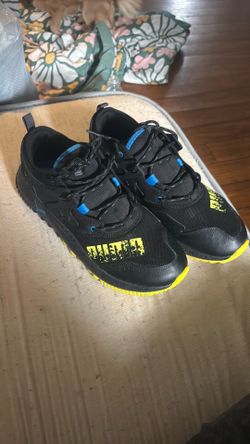 Shoes size 10