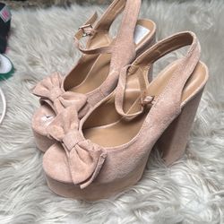 Women’s shoes Size 7