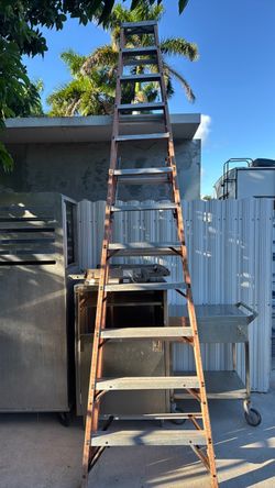 12 Ft Fiberglass ladder