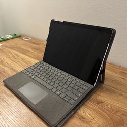 Microsoft Surface Pro 11th Edition – 16GB RAM / 256GB SSD – Bundle