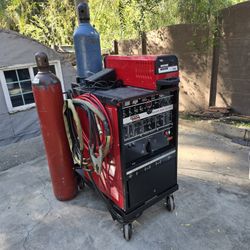 Lincoln Electric Square Wave TIG-355 welder 