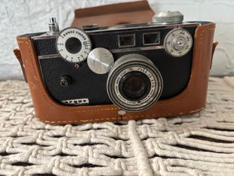 Argus 35mm Film Camera with Leather Case