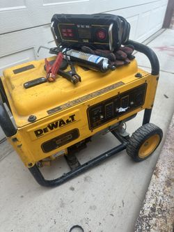 DEWALT 4000 Watt Generator Good Running Condition 300