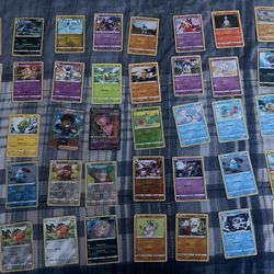 213 Random Pokémon Cards