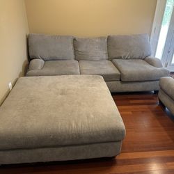 FREE Couch, Loveseat, And Ottoman MOVING NEED GONE ASAP