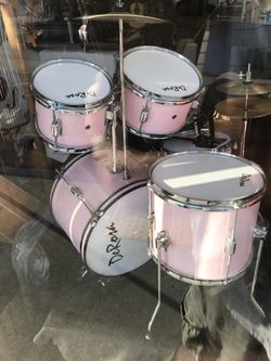 5 piece 16” kids drum set with high hat pink. Also we have it in other colors $225 bateria ninos