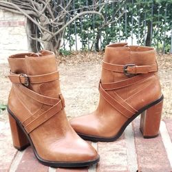 Vince Camuto  Booties SIZE 6