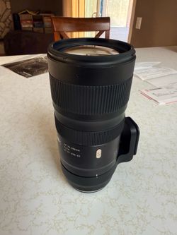 Tamron 70-200mm F2.8 camera lens