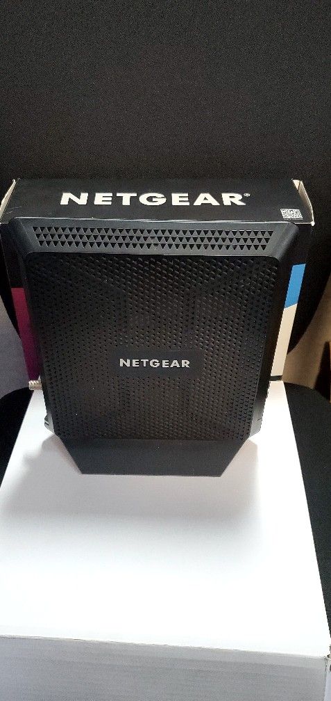 NETGEAR NIGHTHAWK AC1900 WIFI cable Modem Router