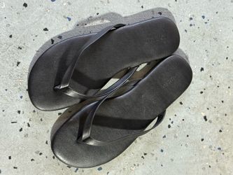 Women’s Black Torrid Sandals 9.5 NEW