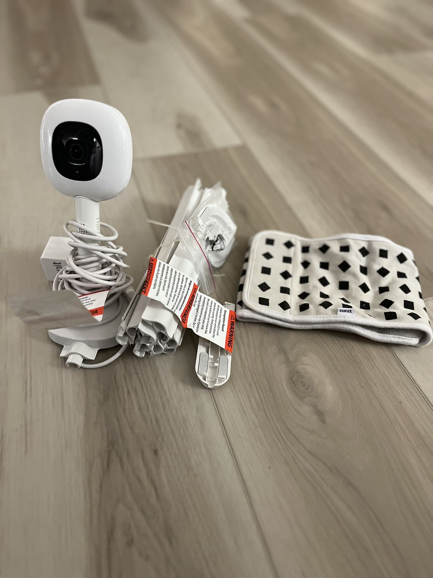 Nanit Baby Monitor With Cord Protector And Breathing Band