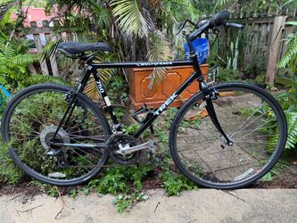 Trek MultiTrack 750 Hybrid Bike