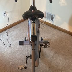 Sunny Health Fitness Indoor Bike