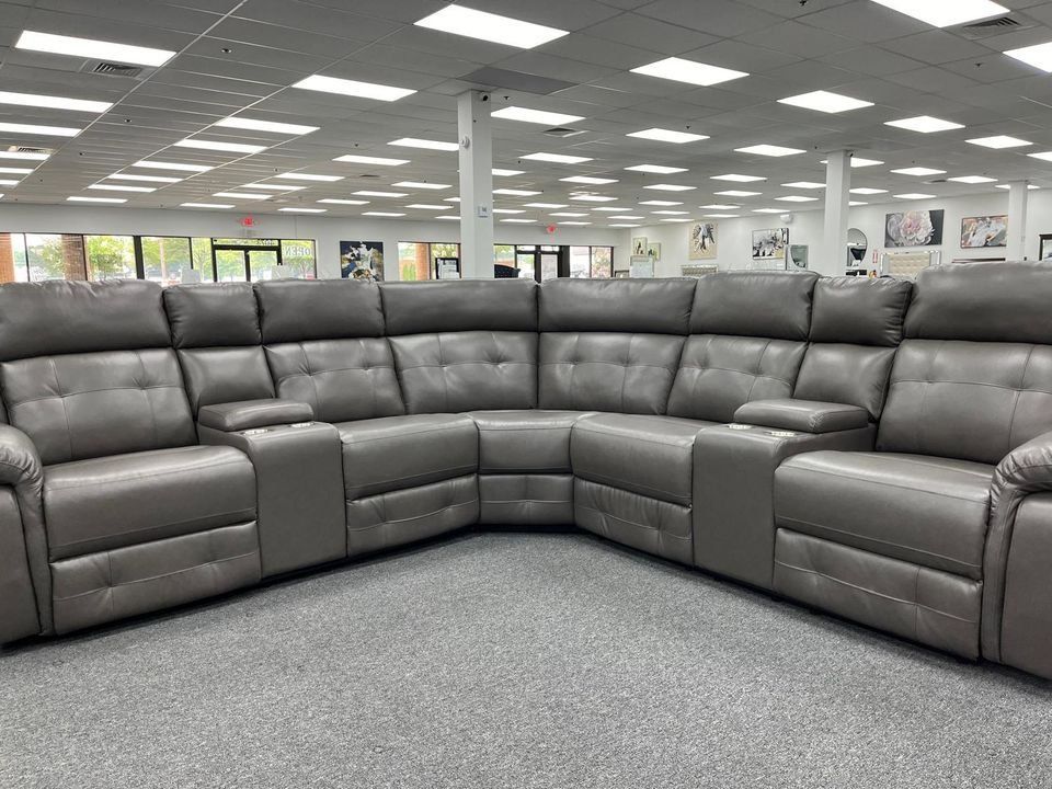 Large Reclining Sectional w/2 Cup Holder & Storage