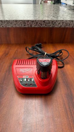 Milwaukee M12 Battery Charger w/ 2aH battery