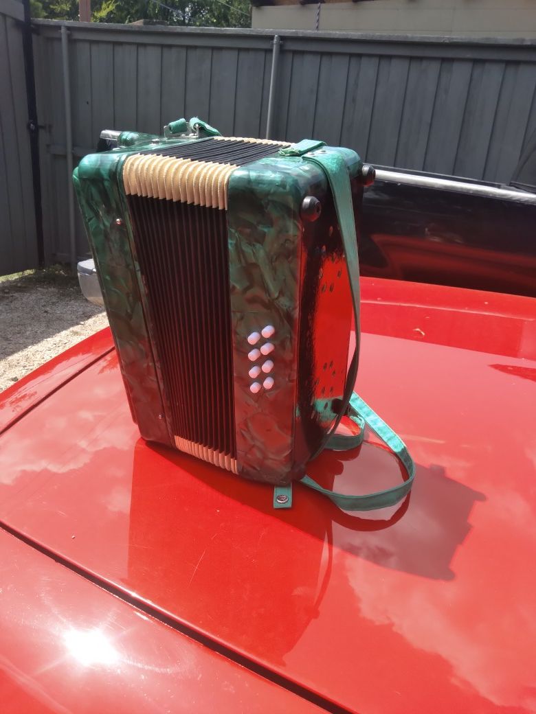 Small acordion  Games