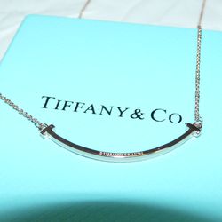 Tiffany & Co. 18K Rose Gold T Smile Necklace with Medium Pendant 16-18"