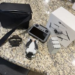 DJI Mini 4 4k 249g pro Drone - 3 batteries - Active track - Obstacle avoidance - carrying bag