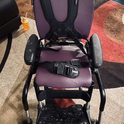 $$425— ❤️❤️❤️❤️we just got our new special needs childrens activity chair delivered!!! Yay!!-so now selling this one- I got it from a family member wh