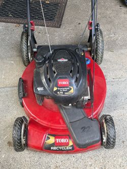 Toro 22in Gas Walk-Behind Lawn Mower 190 cc FWD Recycler  Red/Black