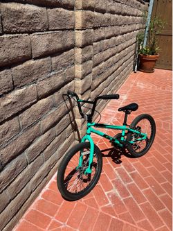 GT BMX TURQUOISE BIKE
