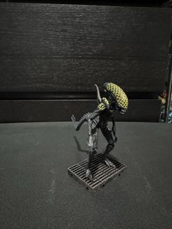 Hiya Toys Alien vs. Predator: Grid Alien 1:18 Scale Action Figure, Multicolor