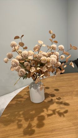 Vase and dried flowers