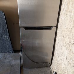 Danby Apartment Mini Fridge 